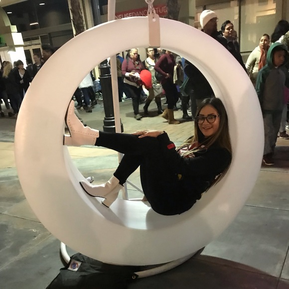 Stunner Booties - Picture 4 of 4